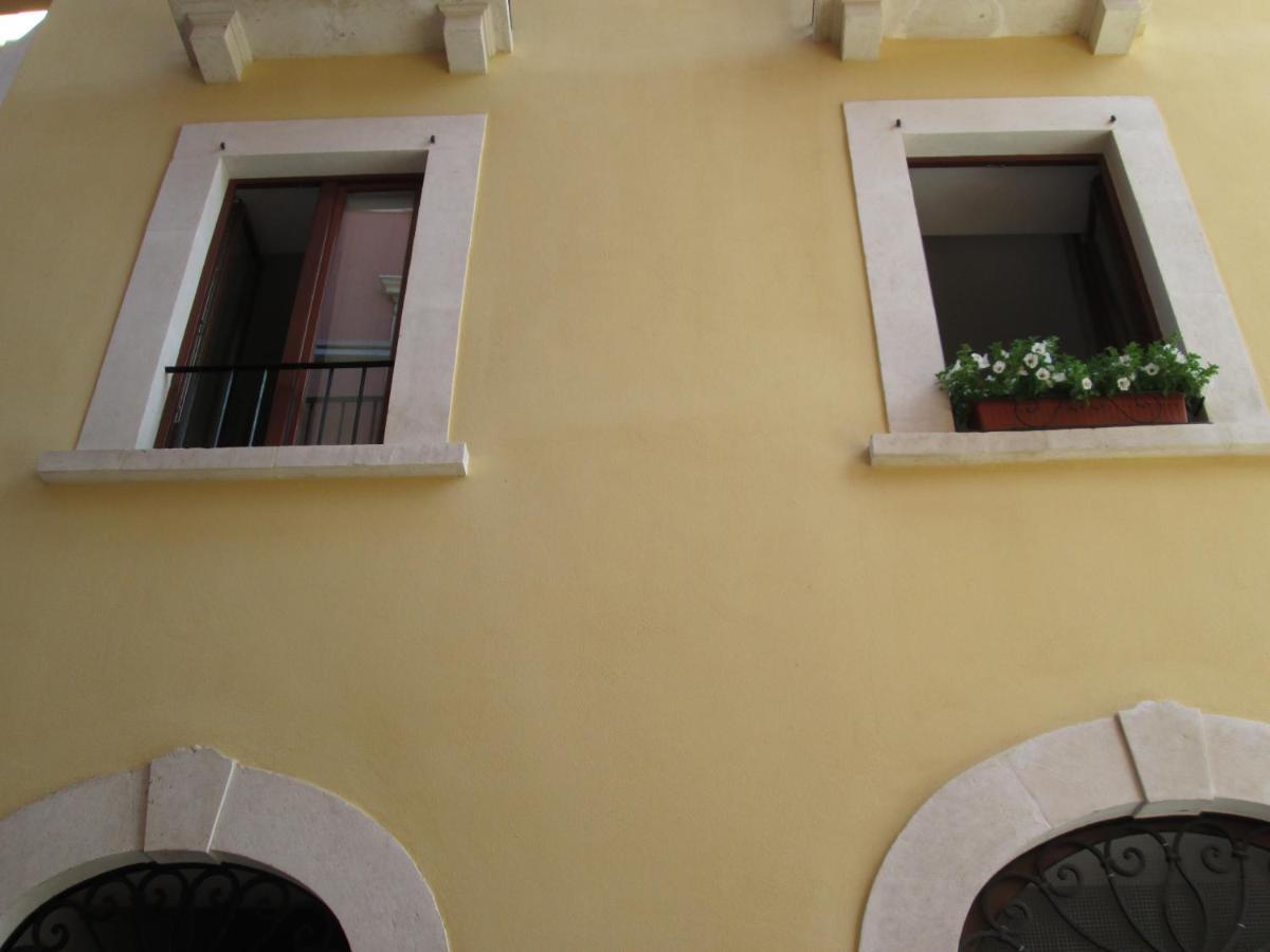 B&B Regina Margherita L'Aquila Exterior photo